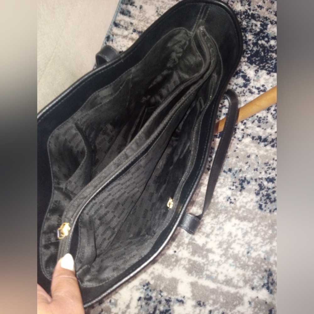 Michael Kors Medium Multifunctional Black Tote - image 6